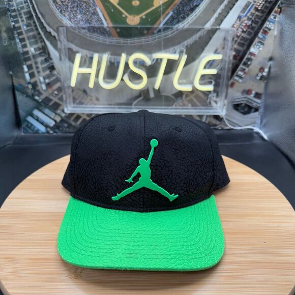 Air Jordan Jumpman Youth Boys Green/Black Snapback Adjustable Hat Cement Pattern - Picture 3 of 10